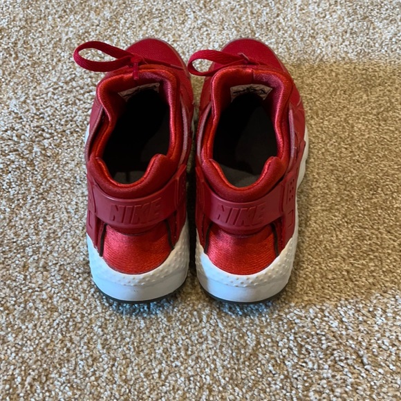 Nike Huarache - Picture 2 of 5